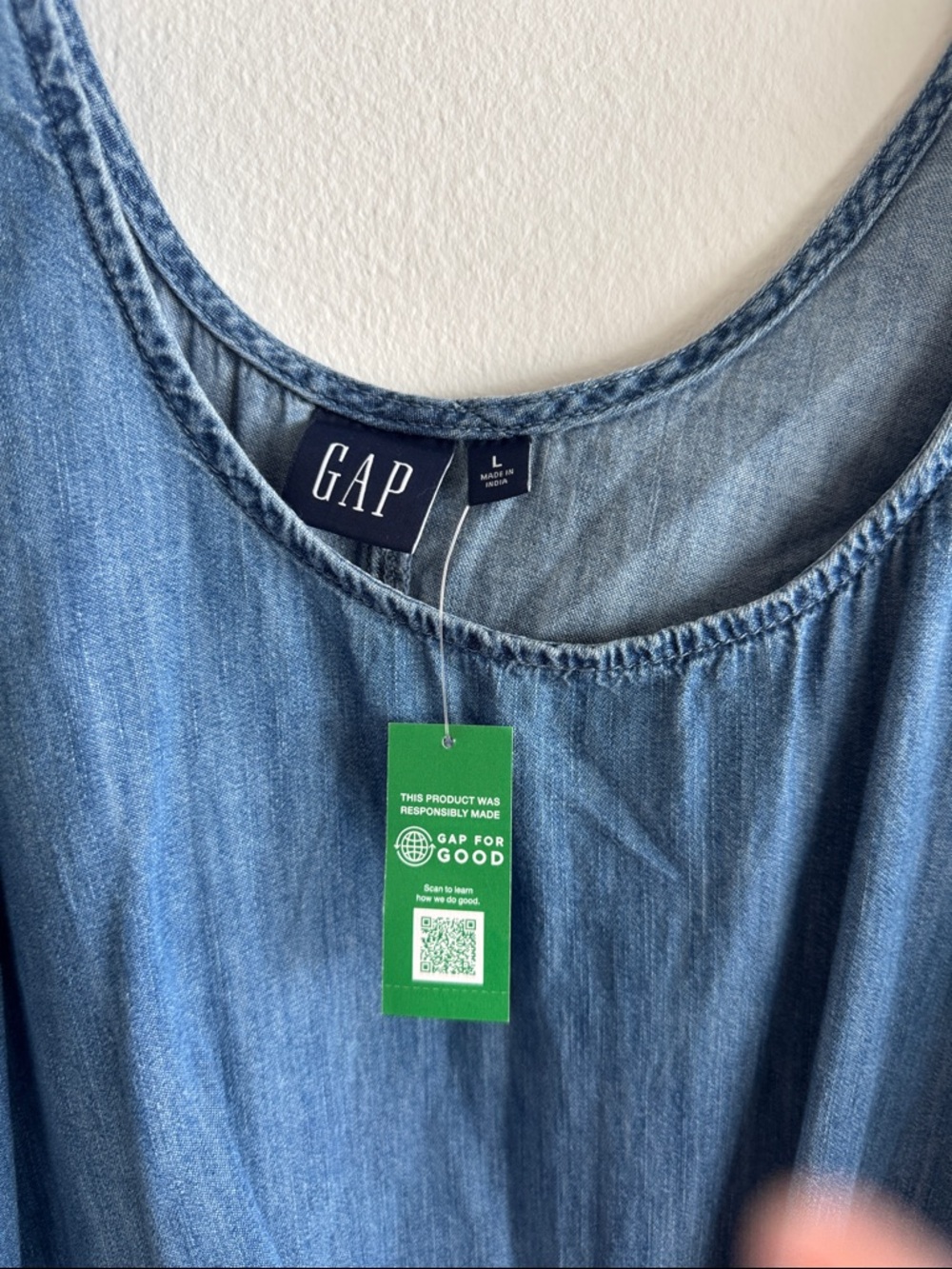 GAP women’s Denim Tie-Front Tank Top new with tags size large - Picture 2 of 9